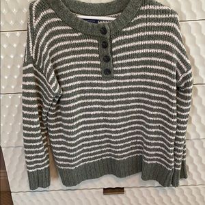 green and white american eagle sweater